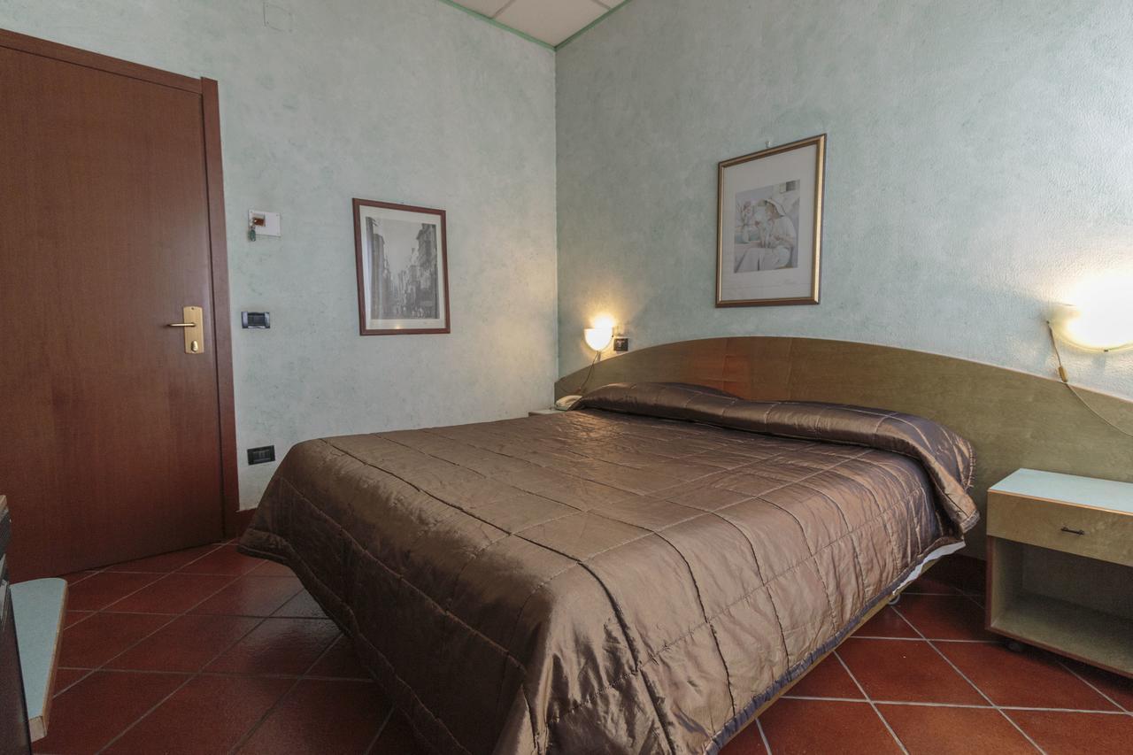 Hotel Il Telegrafo Melegnano Zewnętrze zdjęcie
