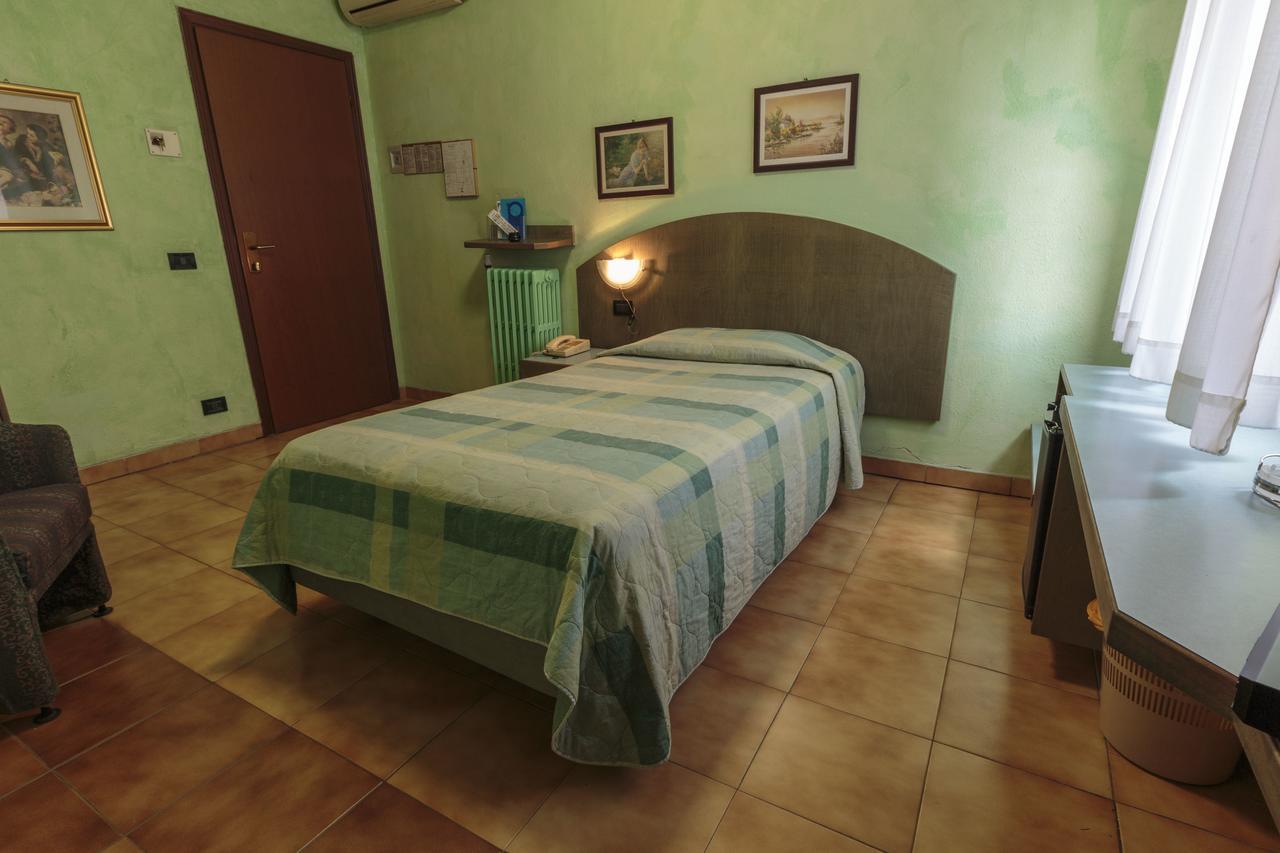 Hotel Il Telegrafo Melegnano Zewnętrze zdjęcie